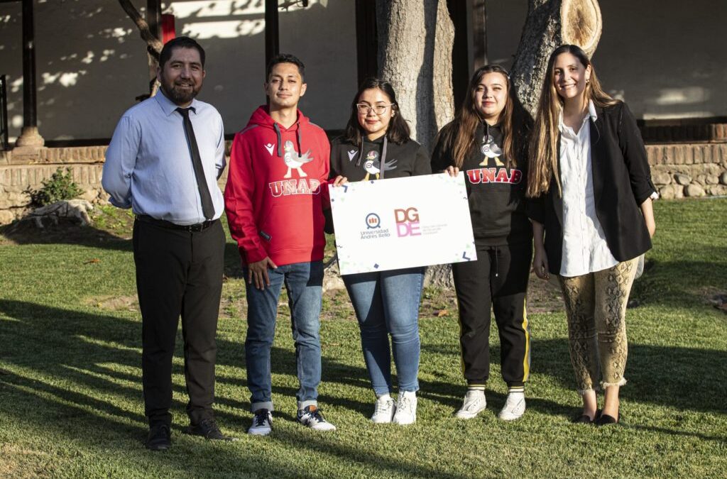 Estudiantes viajan a Miami para presentar proyecto que filtra las aguas lluvia 